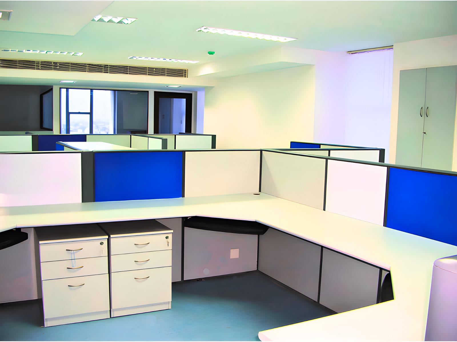 U-Shaped Workstations